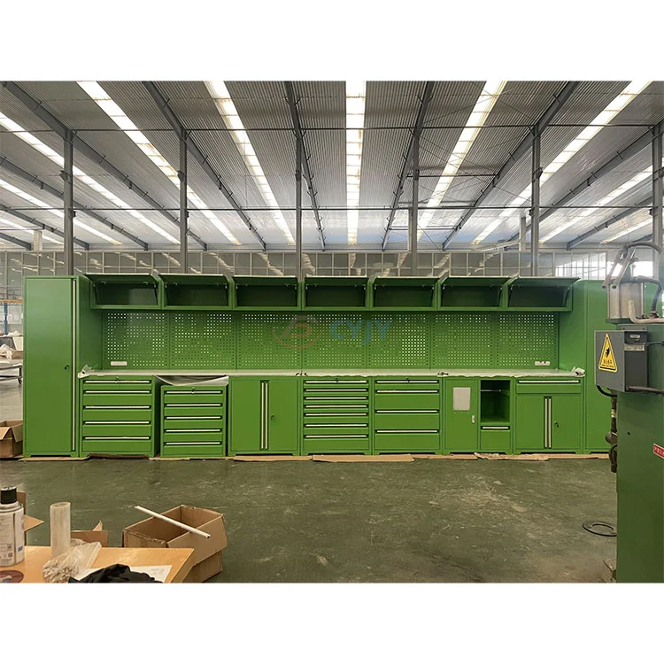 Multifunkční garážové skříně na míru