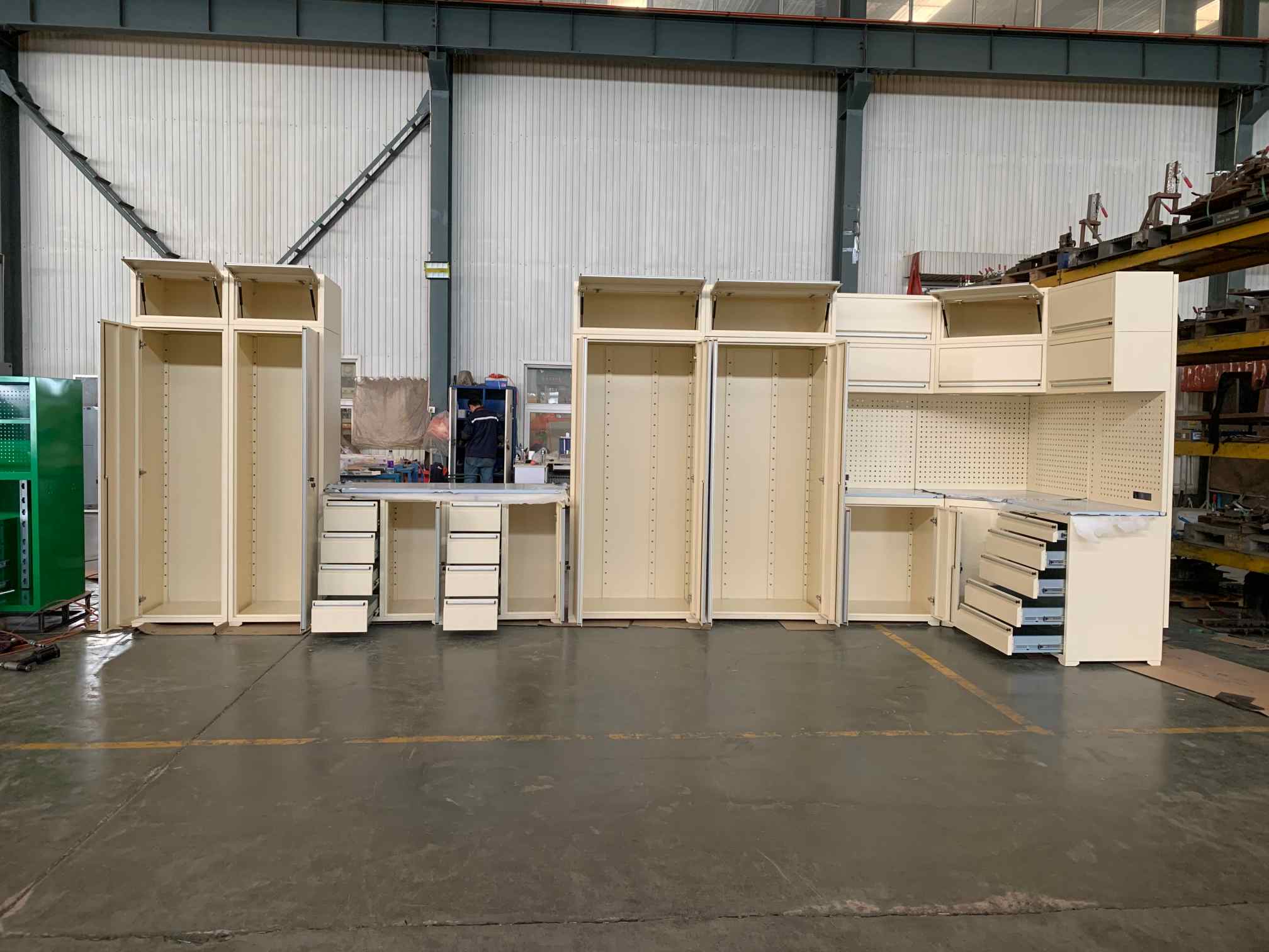 Workbench garážová skříňka